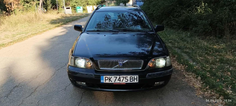 Volvo V40, снимка 6 - Автомобили и джипове - 52349744