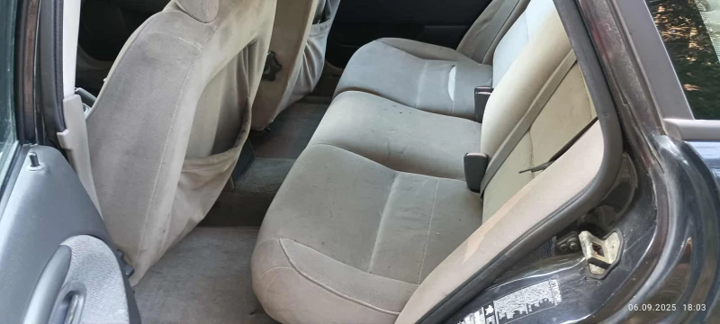 Volvo V40, снимка 13 - Автомобили и джипове - 52349744