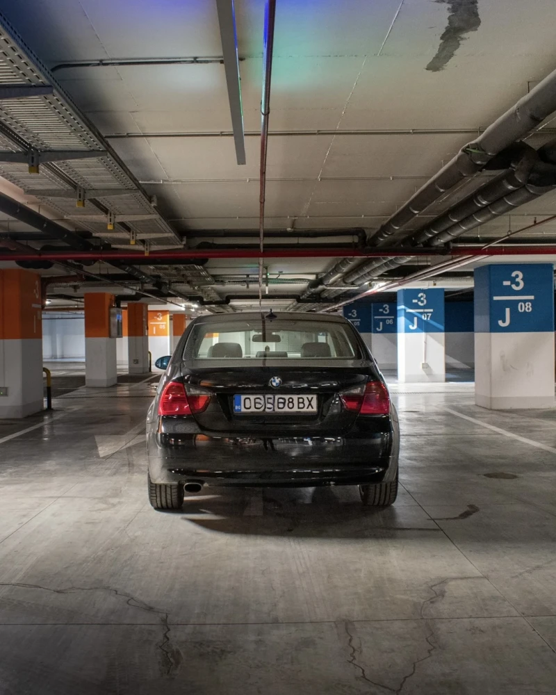 BMW 320 АВТОМАТИК/ РЕКАРО/ ПОДГРЕВ/ КСЕНОН, снимка 3 - Автомобили и джипове - 52981581