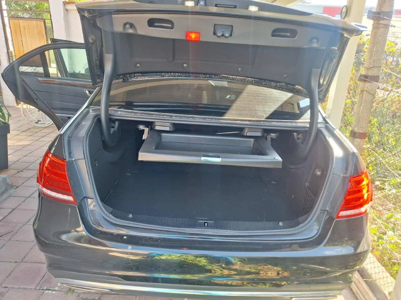 Mercedes-Benz E 350  4MATIC, снимка 12 - Автомобили и джипове - 52149778
