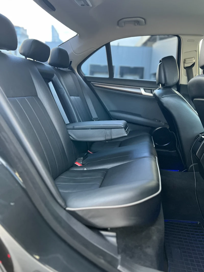 Mercedes-Benz C 220 C250 CDI #EXCLUSIVE#FULL LEATHER#HARMANKARDON, снимка 13 - Автомобили и джипове - 52395285
