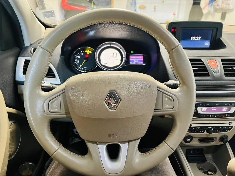 Renault Megane Grandtour 1.9 dCi, снимка 10 - Автомобили и джипове - 52555075