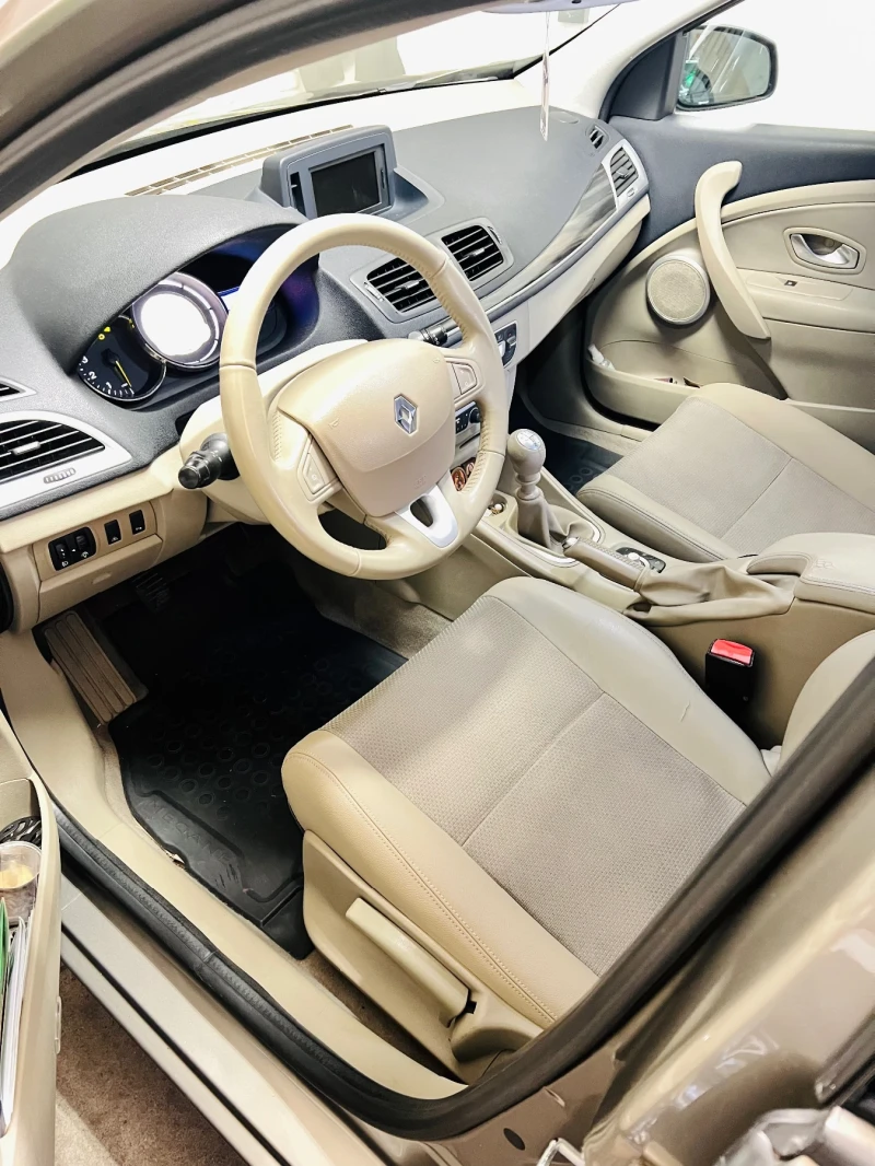 Renault Megane Grandtour 1.9 dCi, снимка 8 - Автомобили и джипове - 52555075