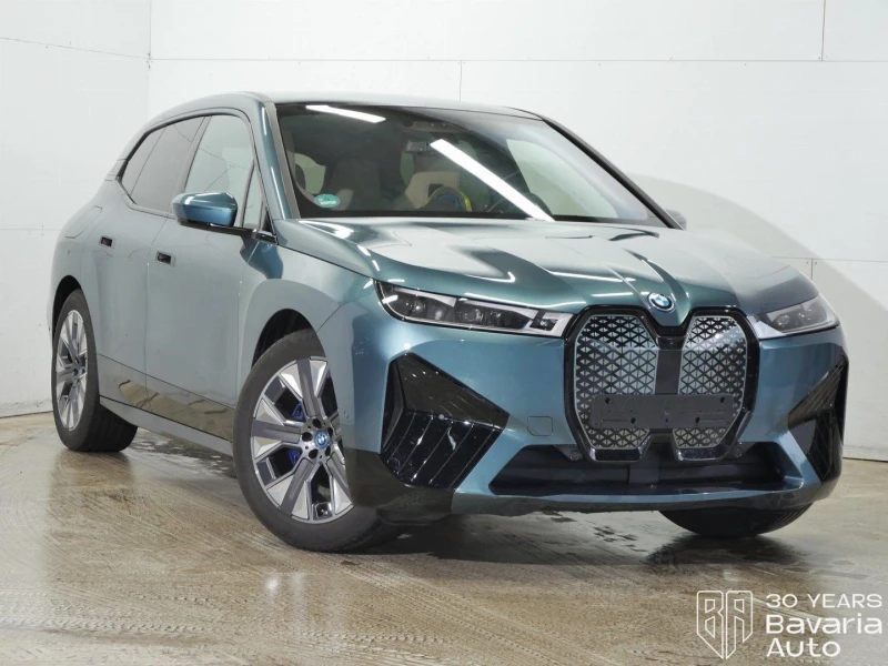 BMW iX 40 xDrive Sport, снимка 4 - Автомобили и джипове - 52833511