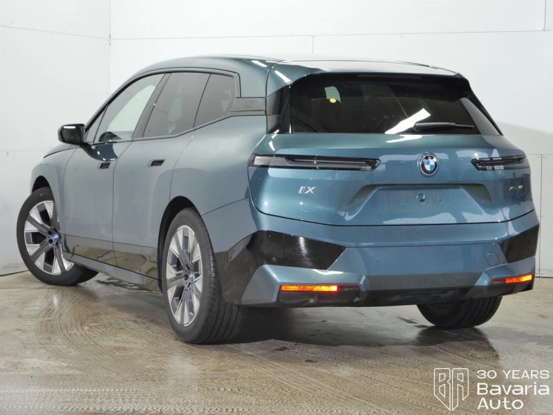 BMW iX 40 xDrive Sport, снимка 2 - Автомобили и джипове - 52833511