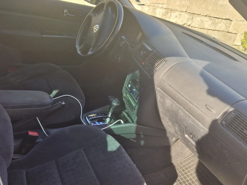 VW Golf, снимка 4 - Автомобили и джипове - 52930987