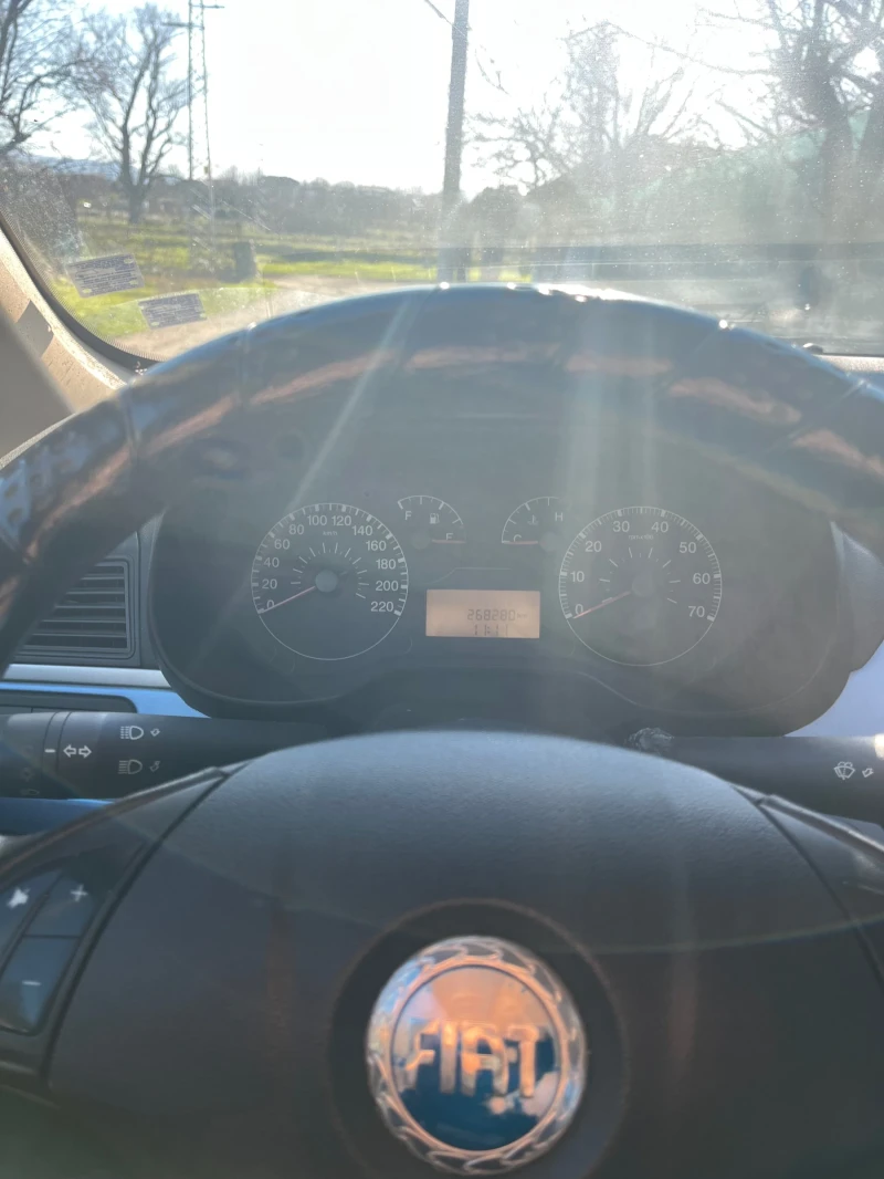 Fiat Punto Grande, снимка 5 - Автомобили и джипове - 52942974