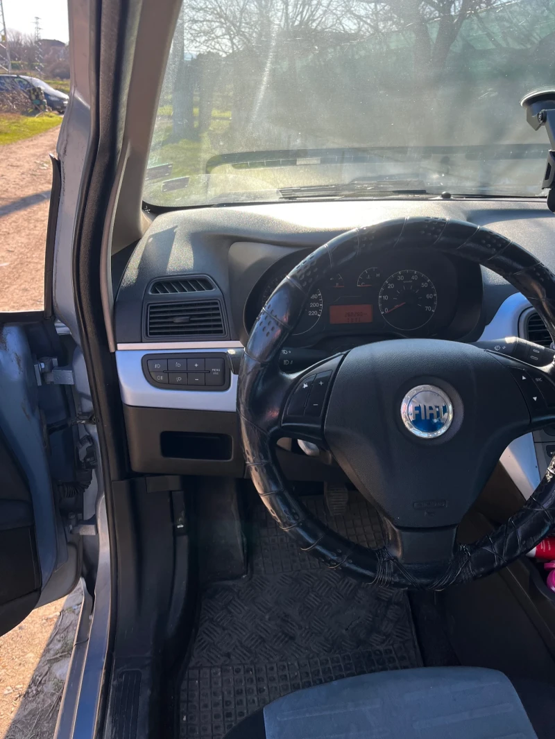 Fiat Punto Grande, снимка 4 - Автомобили и джипове - 52942974
