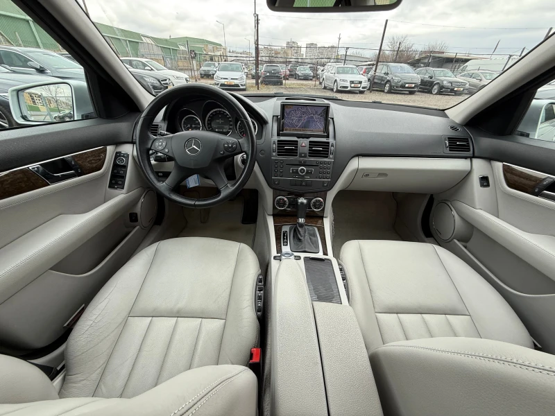 Mercedes-Benz C 350 V6 4Matic* АВТОМАТ* КАМЕРА* ПОДГРЕВ* КОЖА* NAVI, снимка 11 - Автомобили и джипове - 53301658