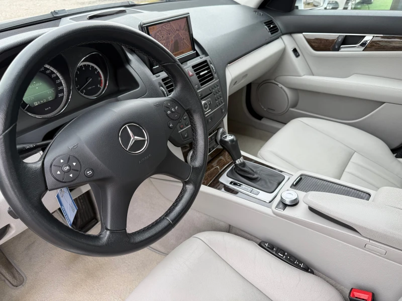 Mercedes-Benz C 350 V6 4Matic* АВТОМАТ* КАМЕРА* ПОДГРЕВ* КОЖА* NAVI, снимка 14 - Автомобили и джипове - 53301658