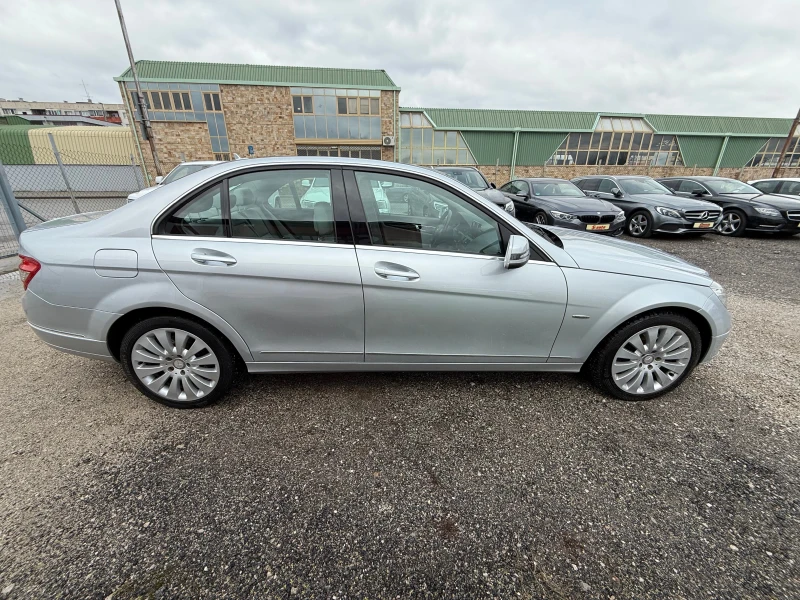 Mercedes-Benz C 350 V6 4Matic* АВТОМАТ* КАМЕРА* ПОДГРЕВ* КОЖА* NAVI, снимка 4 - Автомобили и джипове - 53301658