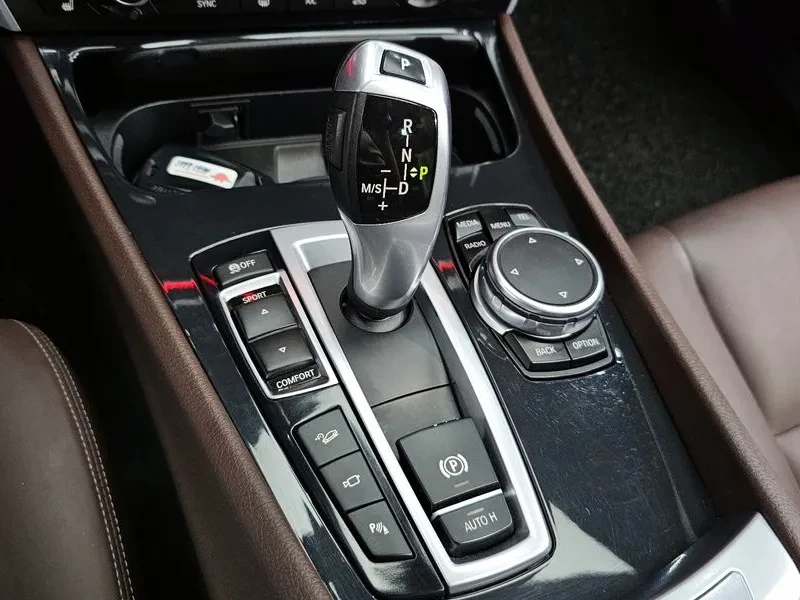 BMW 5 Gran Turismo (F07) Gt 30D xDrive, снимка 9 - Автомобили и джипове - 54893350