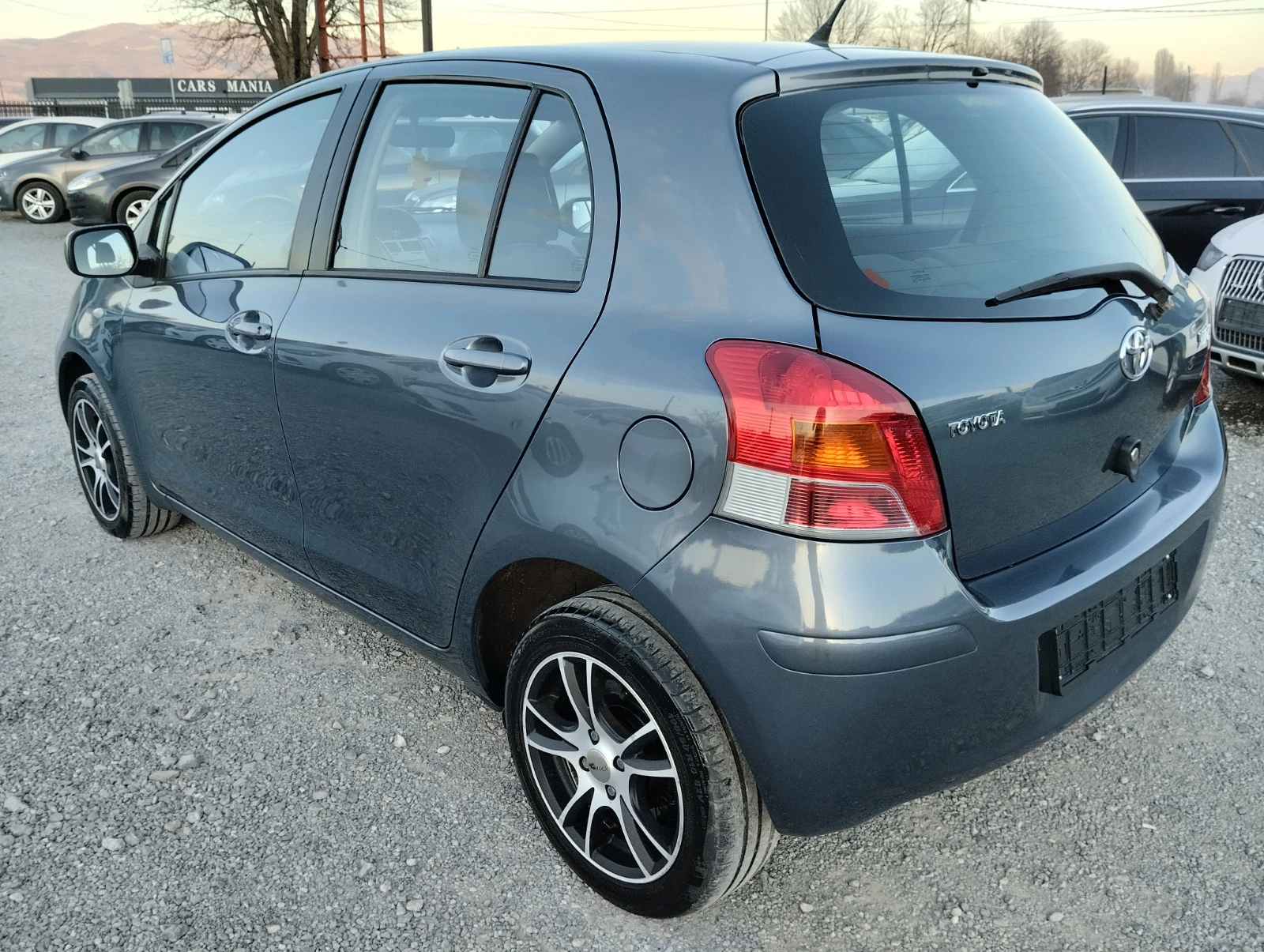 Toyota Yaris 1.3 БЕНЗИН - изображение 2