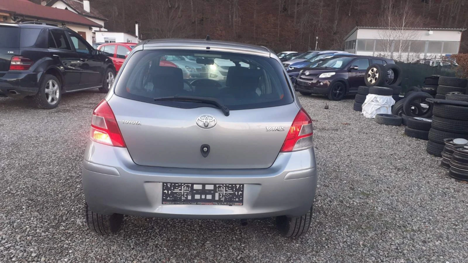 Toyota Yaris 1.3i 100k.c klimatik  - изображение 5