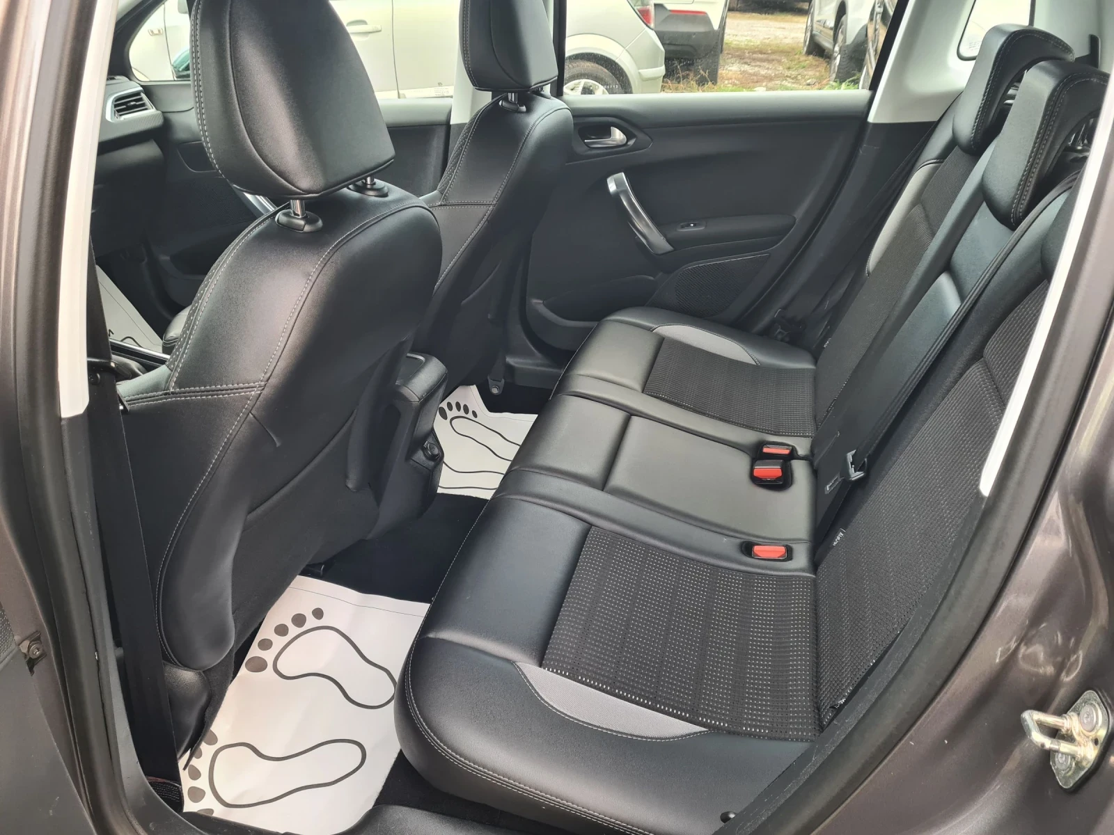 Peugeot 2008 1.6i 16V 115p.s ALLURE - изображение 10