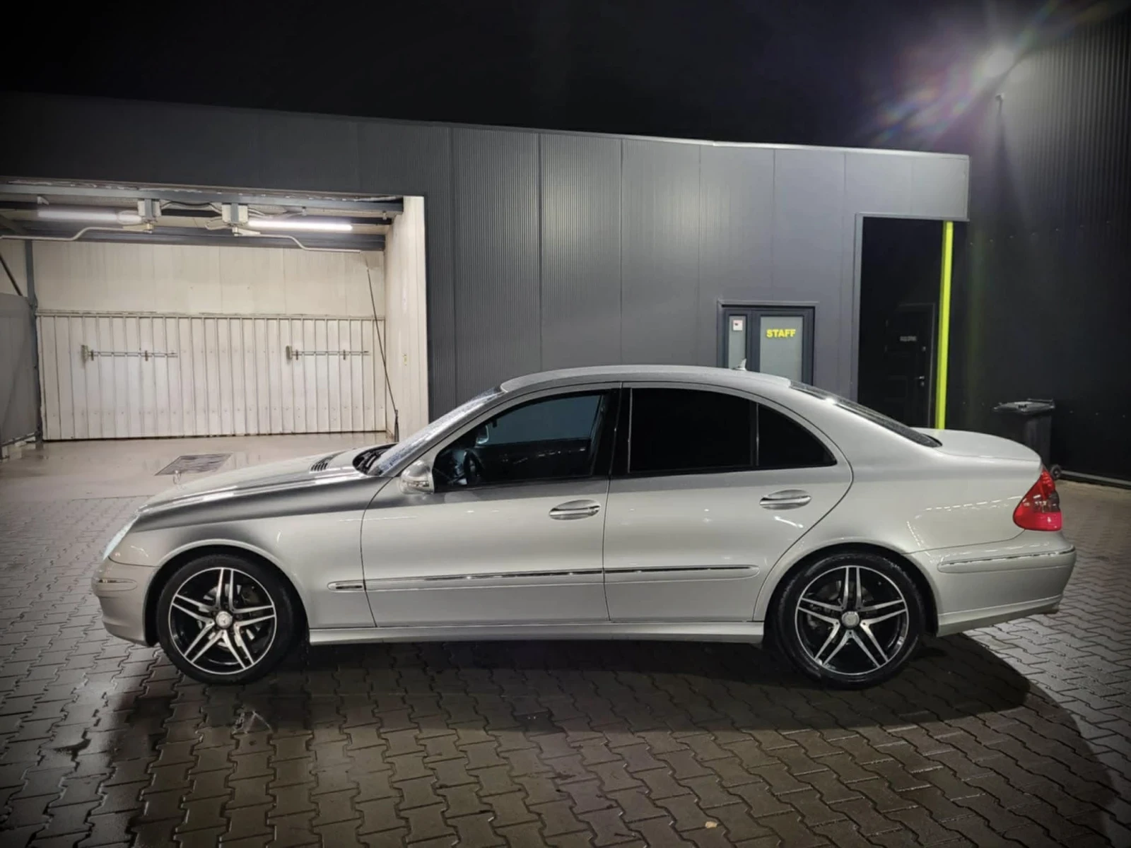 Mercedes-Benz E 320 FACE* 4X4* AIR* BI XENON* NAVI*  | Mobile.bg � ����������� 4
