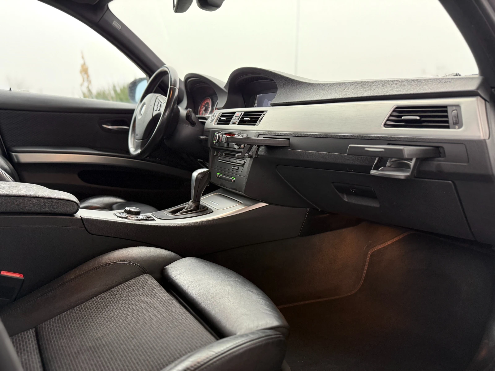 BMW 330 LCI/Keyless/Navi - изображение 9