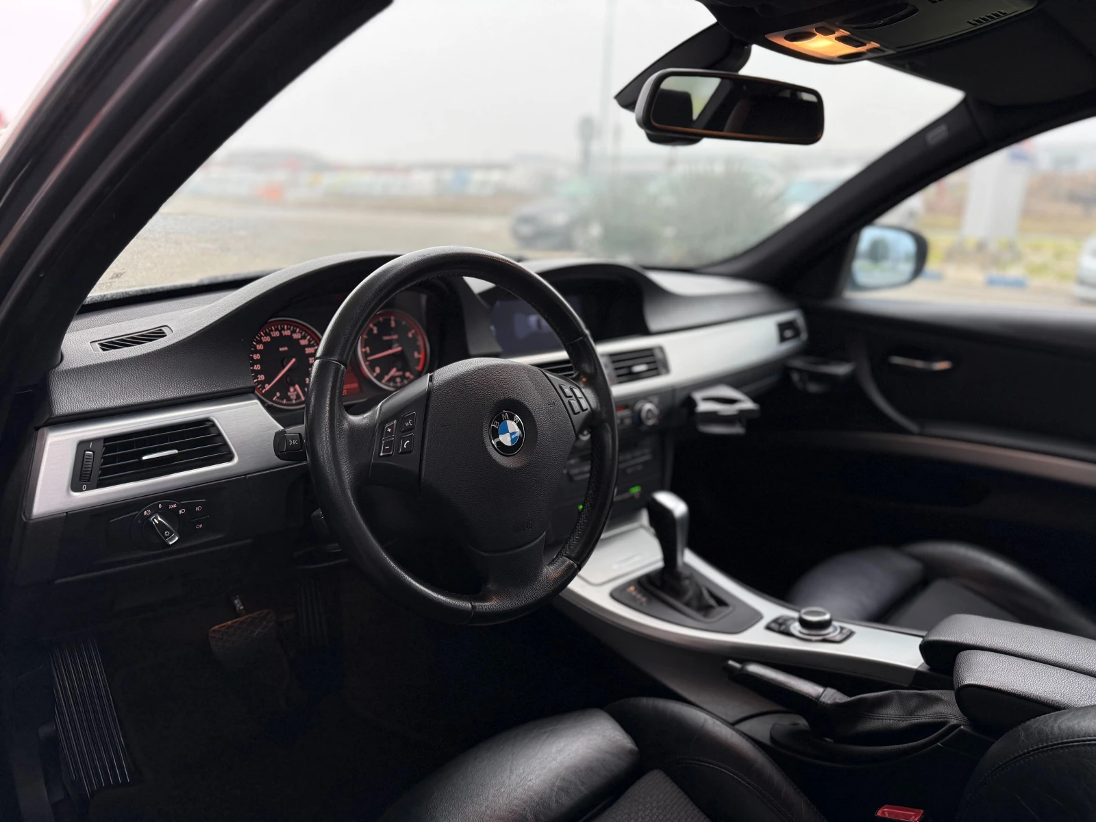 BMW 330 LCI/Keyless/Navi - изображение 10