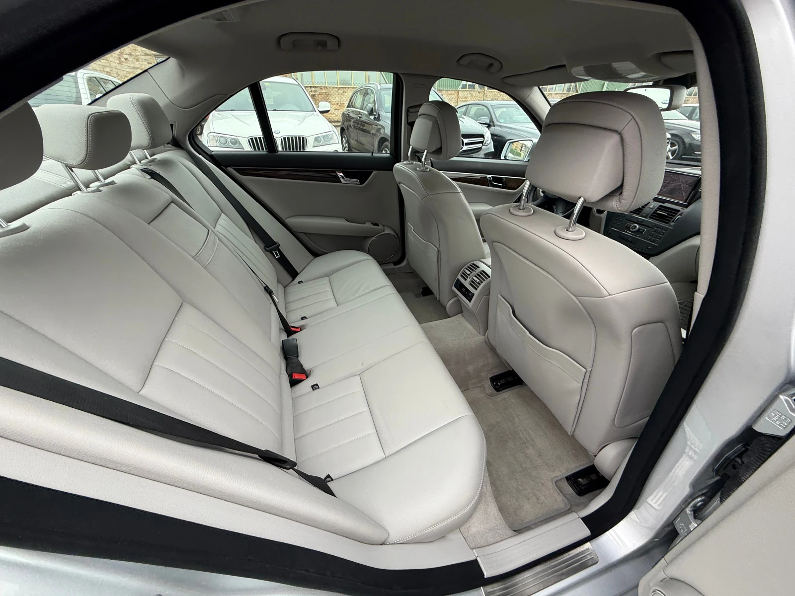 Mercedes-Benz C 350 V6 4Matic* АВТОМАТ* КАМЕРА* ПОДГРЕВ* КОЖА* NAVI - изображение 10