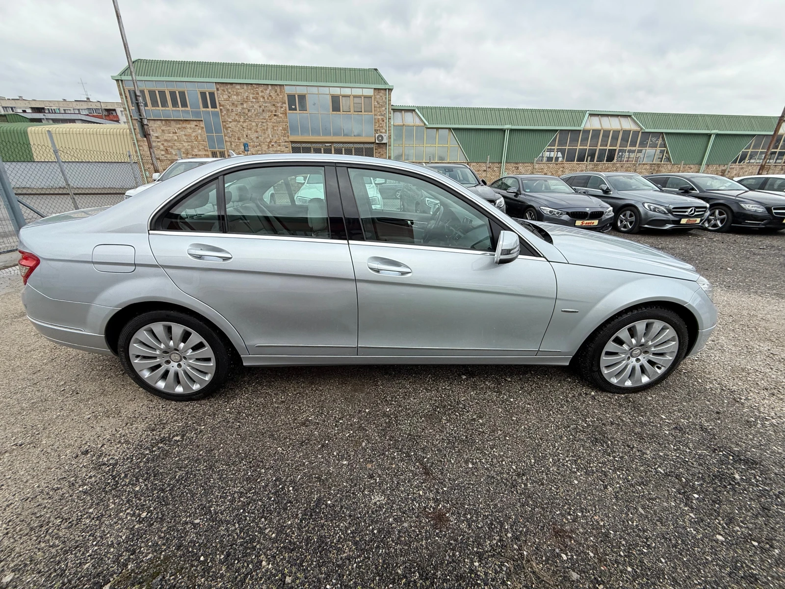 Mercedes-Benz C 350 V6 4Matic* АВТОМАТ* КАМЕРА* ПОДГРЕВ* КОЖА* NAVI - изображение 4