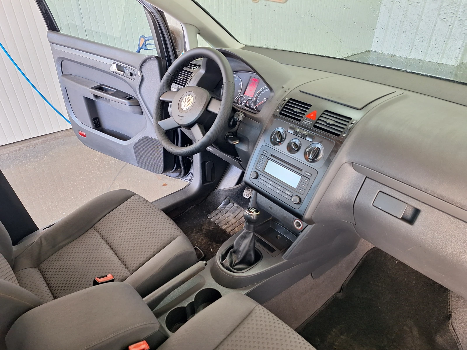 VW Touran 1.9TDI , снимка 11 - Автомобили и джипове - 53826663