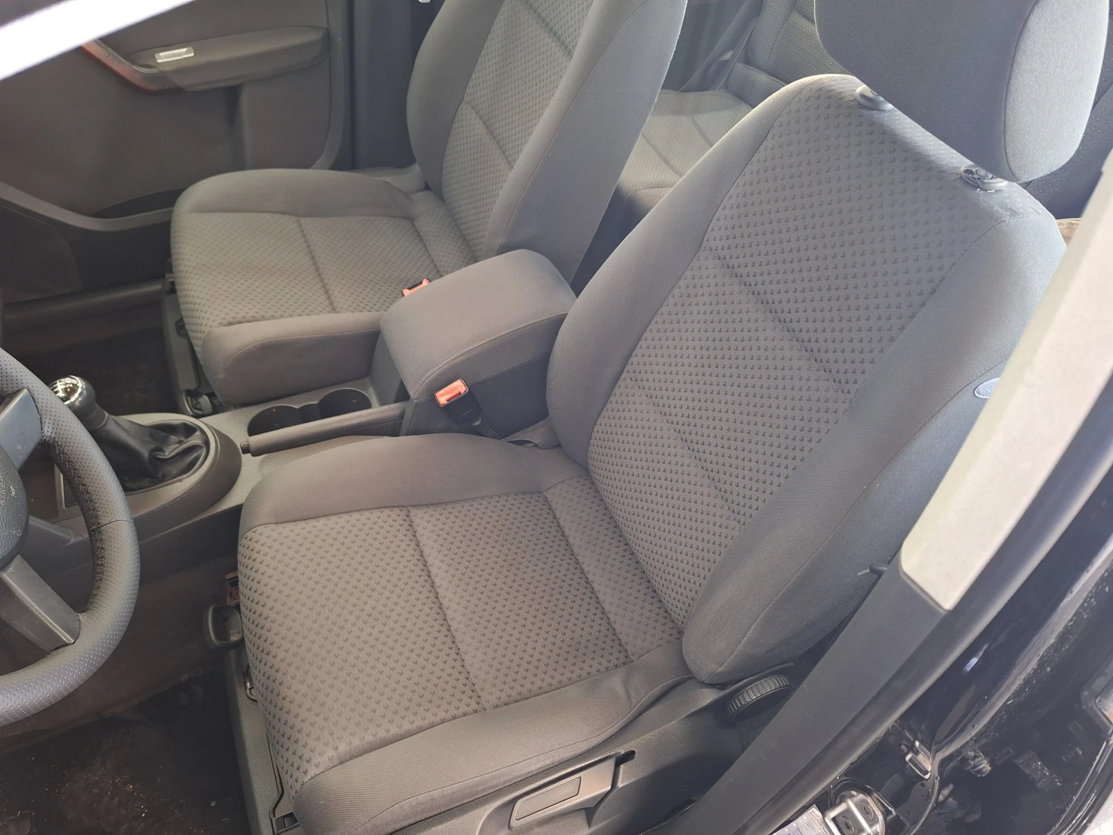 VW Touran 1.9TDI , снимка 15 - Автомобили и джипове - 53826663