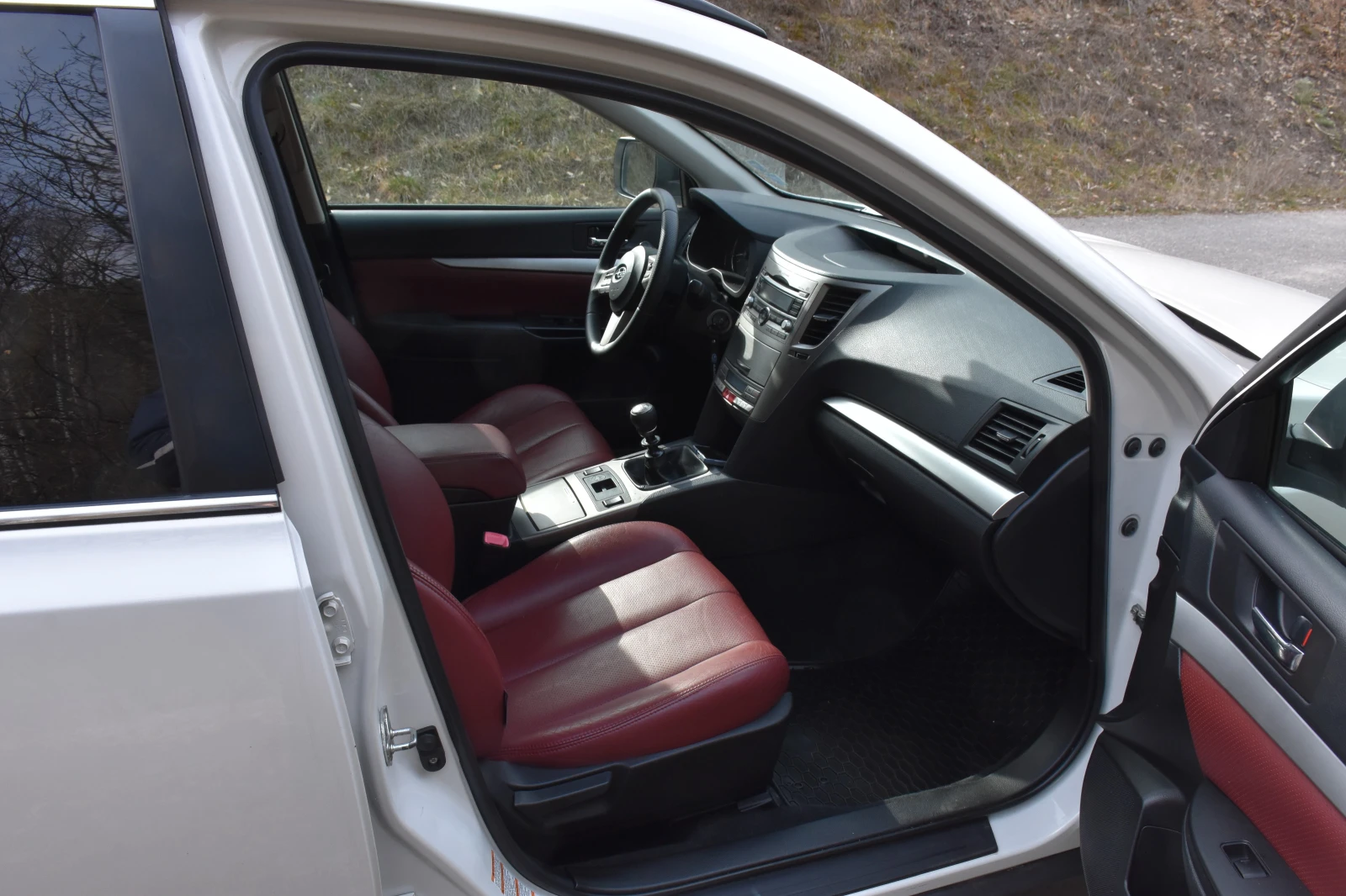 Subaru Outback 2.5i, снимка 16 - Автомобили и джипове - 53917394