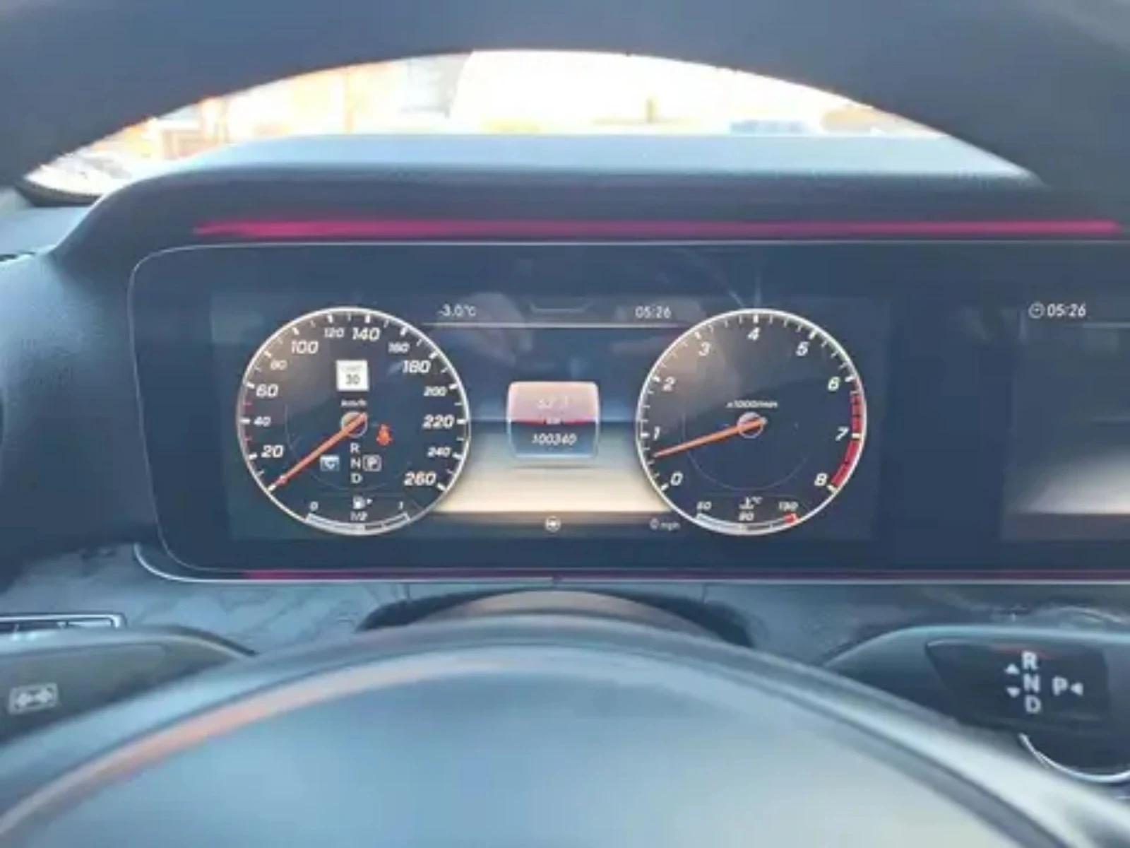 Mercedes-Benz E 400 2017/99000KM/M276/PANO/BURN/360/AMBIENT/ОБДУХ, снимка 11 - Автомобили и джипове - 54031059