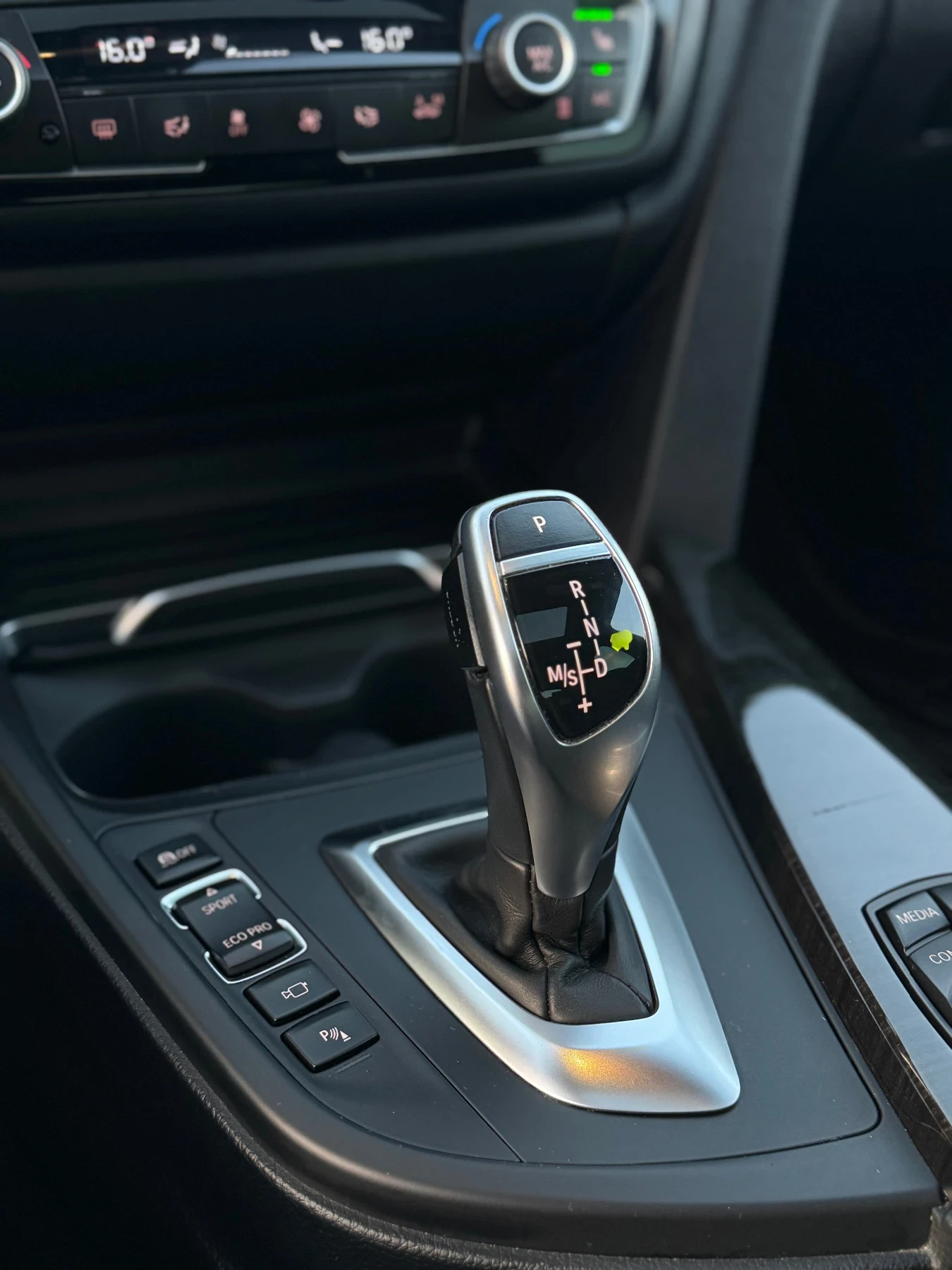 BMW 440 * X-DRIVE* AKRAPOVIC* GRANCOUPE, снимка 13 - Автомобили и джипове - 54247967