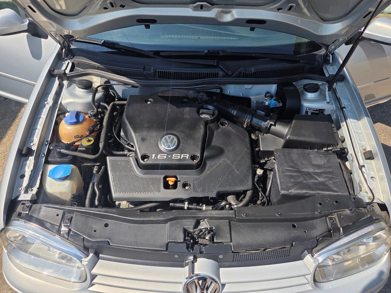 VW Golf 1.6 SR/GAZ/TOP, снимка 15 - Автомобили и джипове - 54864182