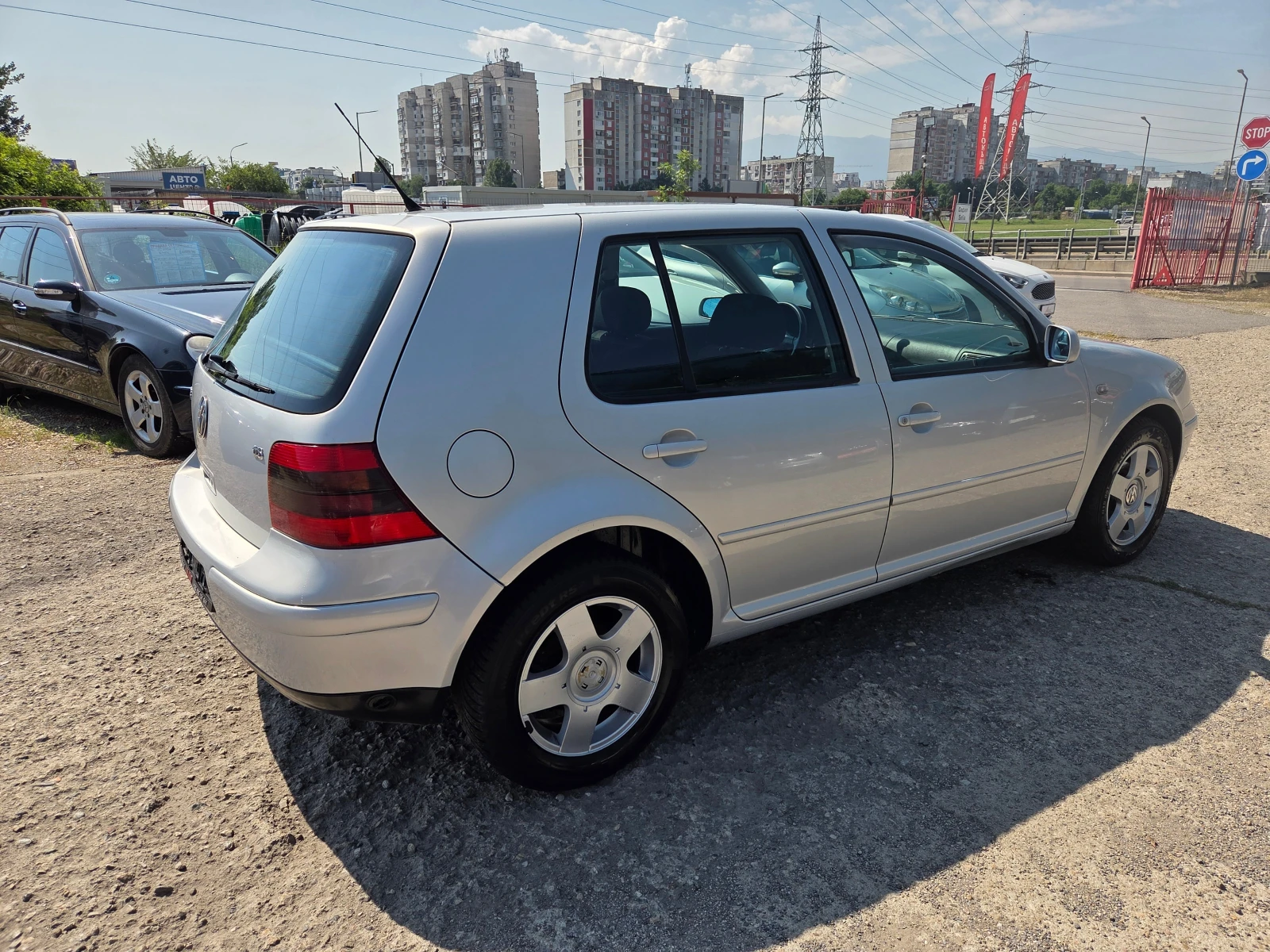 VW Golf 1.6 SR/GAZ/TOP, снимка 4 - Автомобили и джипове - 54864182