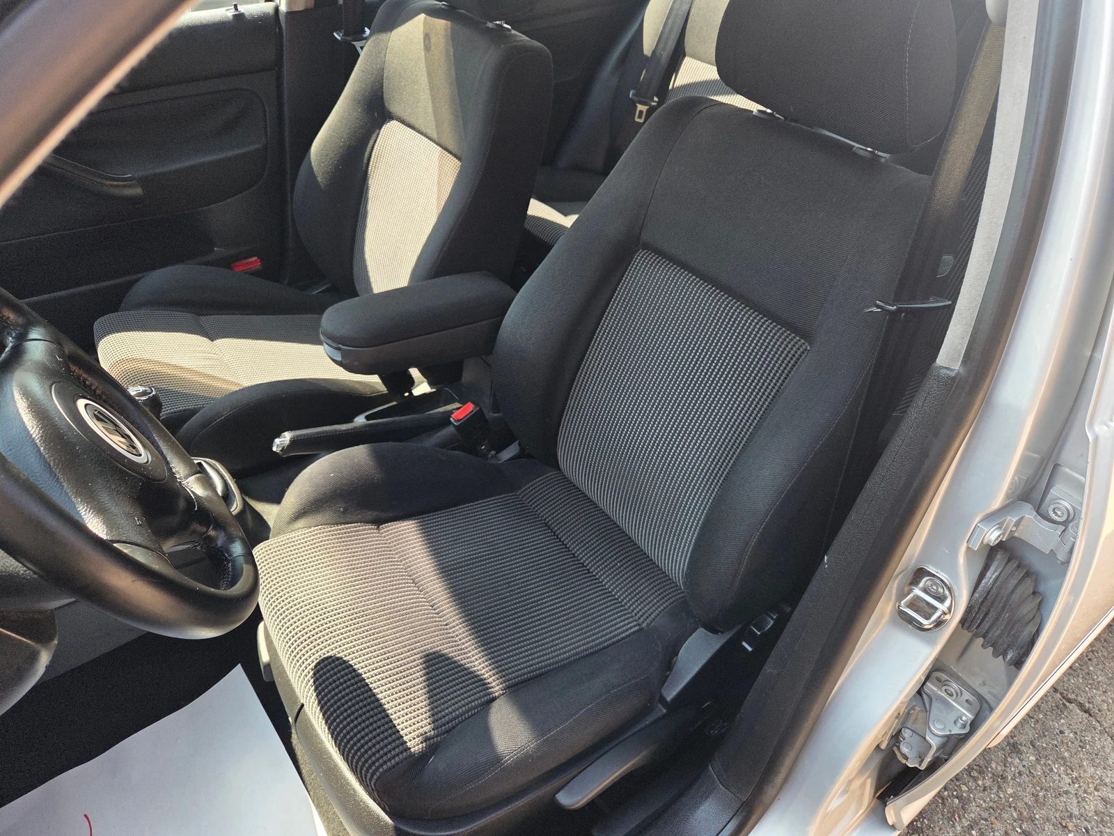 VW Golf 1.6 SR/GAZ/TOP, снимка 13 - Автомобили и джипове - 54864182