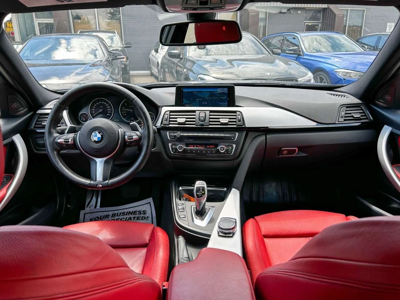 BMW 335 M Sport Pckg / 89k km / ЧЕРВЕН САЛОН / ЦЕНА ДО БГ , снимка 14 - Автомобили и джипове - 54980834