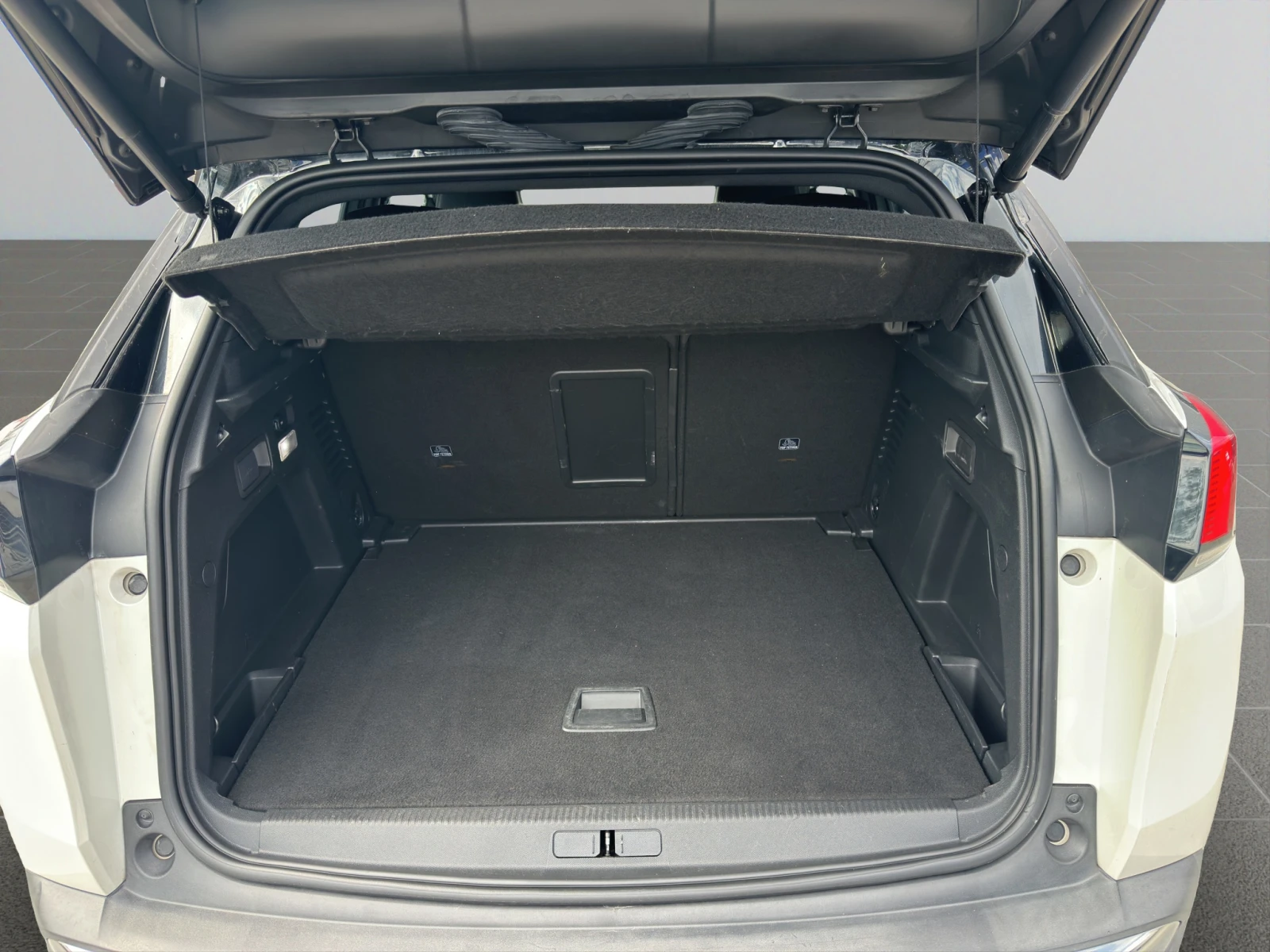 Peugeot 3008 NEW GT 2.0 e-HDi 180 EAT8 EURO 6.2, снимка 14 - Автомобили и джипове - 54994690