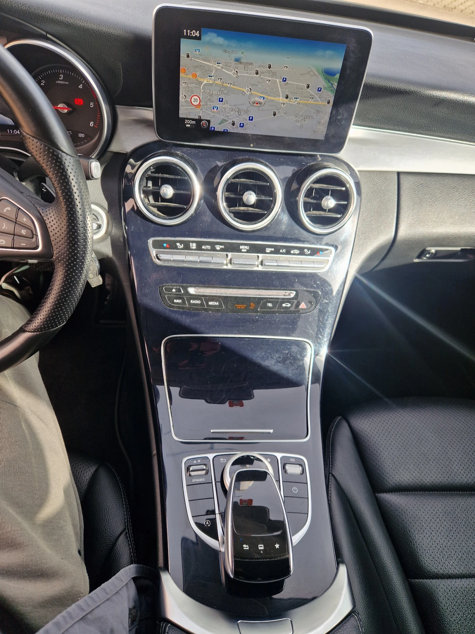 Mercedes-Benz C 250 4Matic/Avagarde/HeadUp/Швейцария, снимка 16 - Автомобили и джипове - 55168685