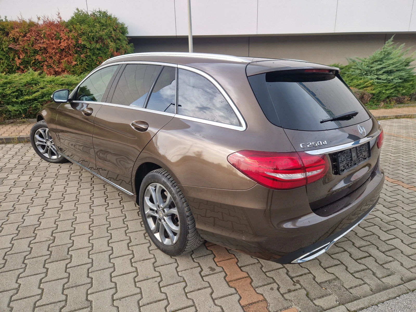 Mercedes-Benz C 250 4Matic/Avagarde/HeadUp/Швейцария, снимка 4 - Автомобили и джипове - 55168685