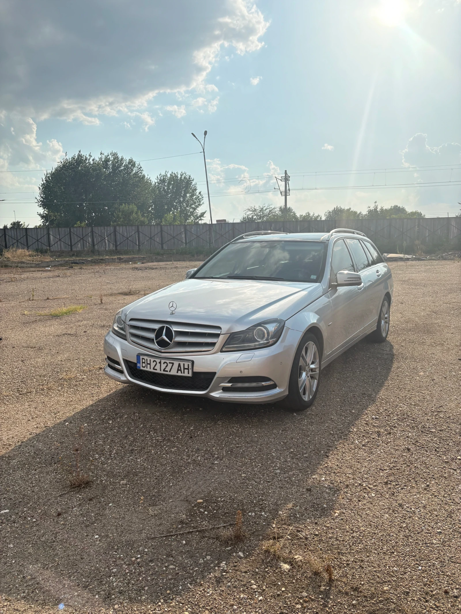 Mercedes-Benz C 220, снимка 2 - Автомобили и джипове - 55348818