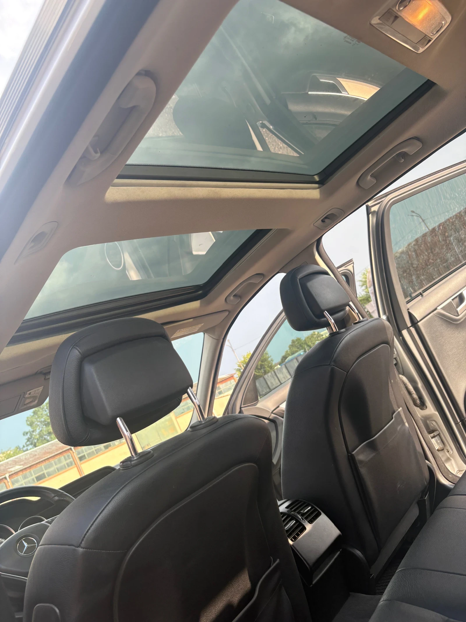 Mercedes-Benz C 220, снимка 12 - Автомобили и джипове - 55773294