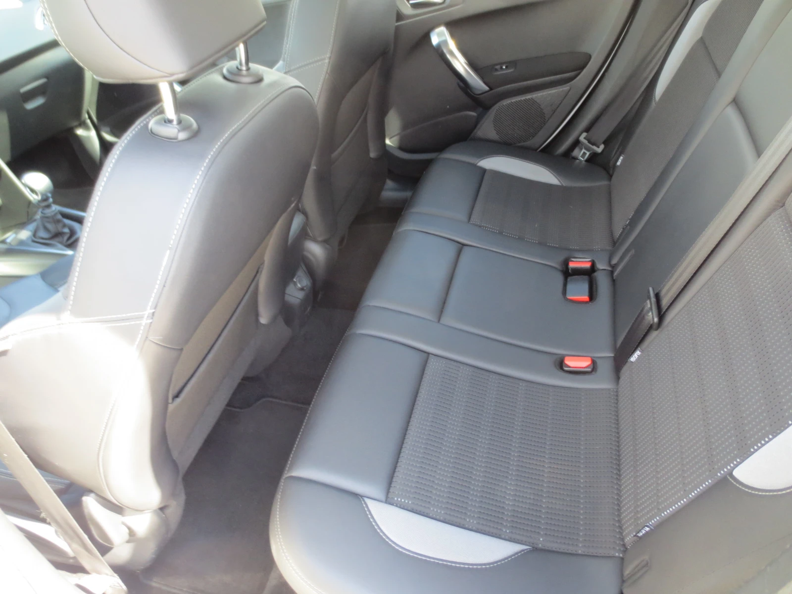 Peugeot 2008 1.6 HDI , снимка 12 - Автомобили и джипове - 55394924
