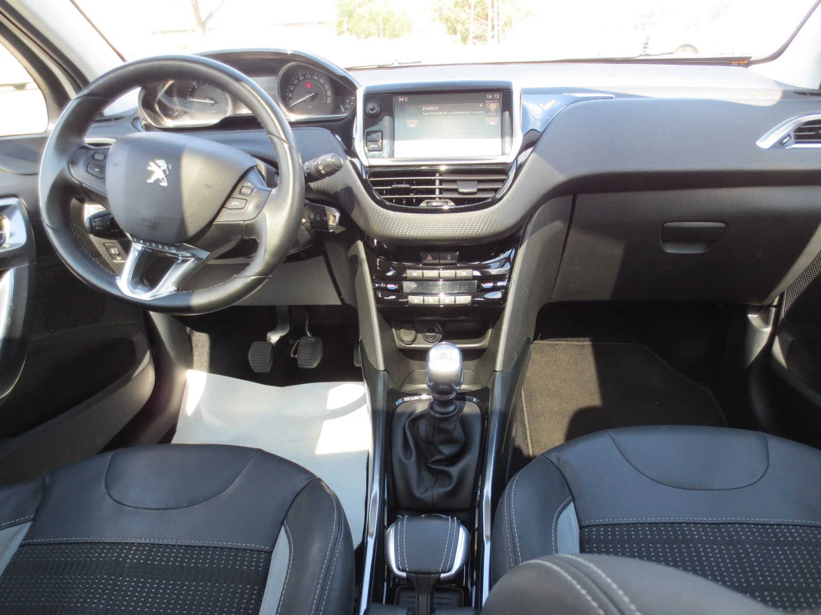 Peugeot 2008 1.6 HDI , снимка 15 - Автомобили и джипове - 55394924