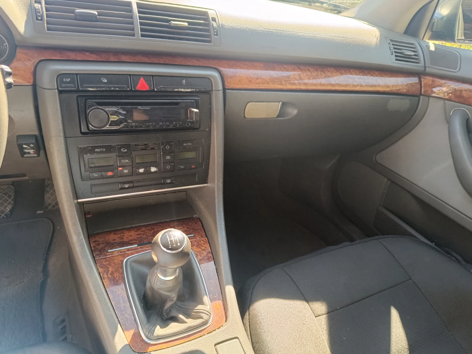 Audi A4 1.8T, снимка 3 - Автомобили и джипове - 55613244