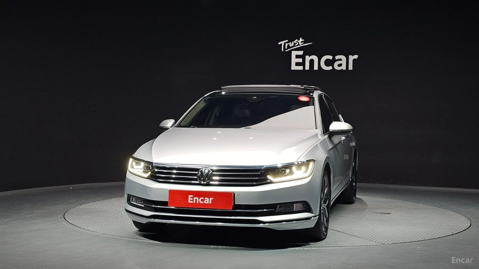 VW Passat GT* 2.0TDI* PREMIUM* PANO* КОЖА* ПОДГРЕВ* КАМЕРА* , снимка 3 - Автомобили и джипове - 55625477