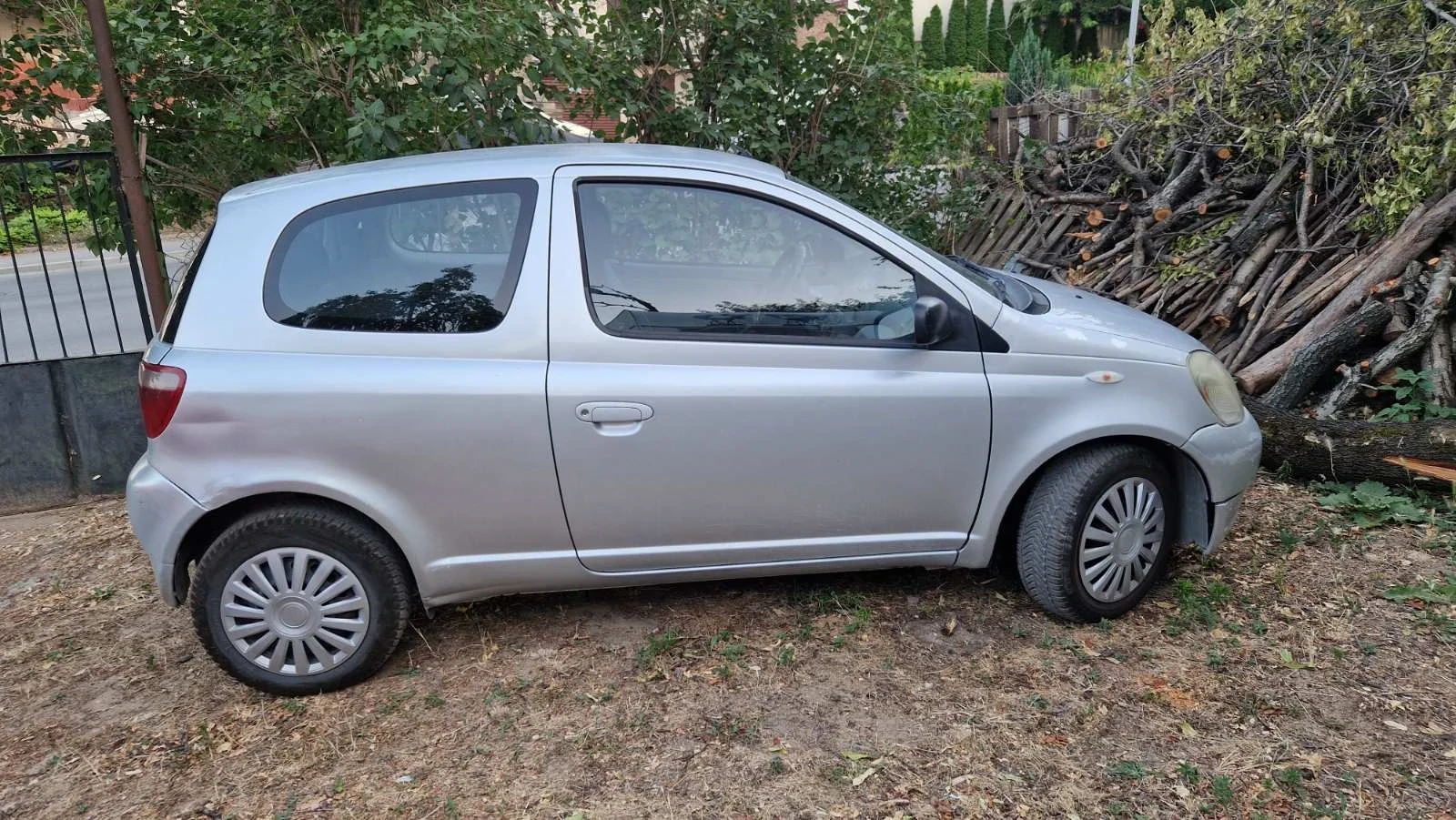 Toyota Yaris 1.3L, снимка 3 - Автомобили и джипове - 55665794
