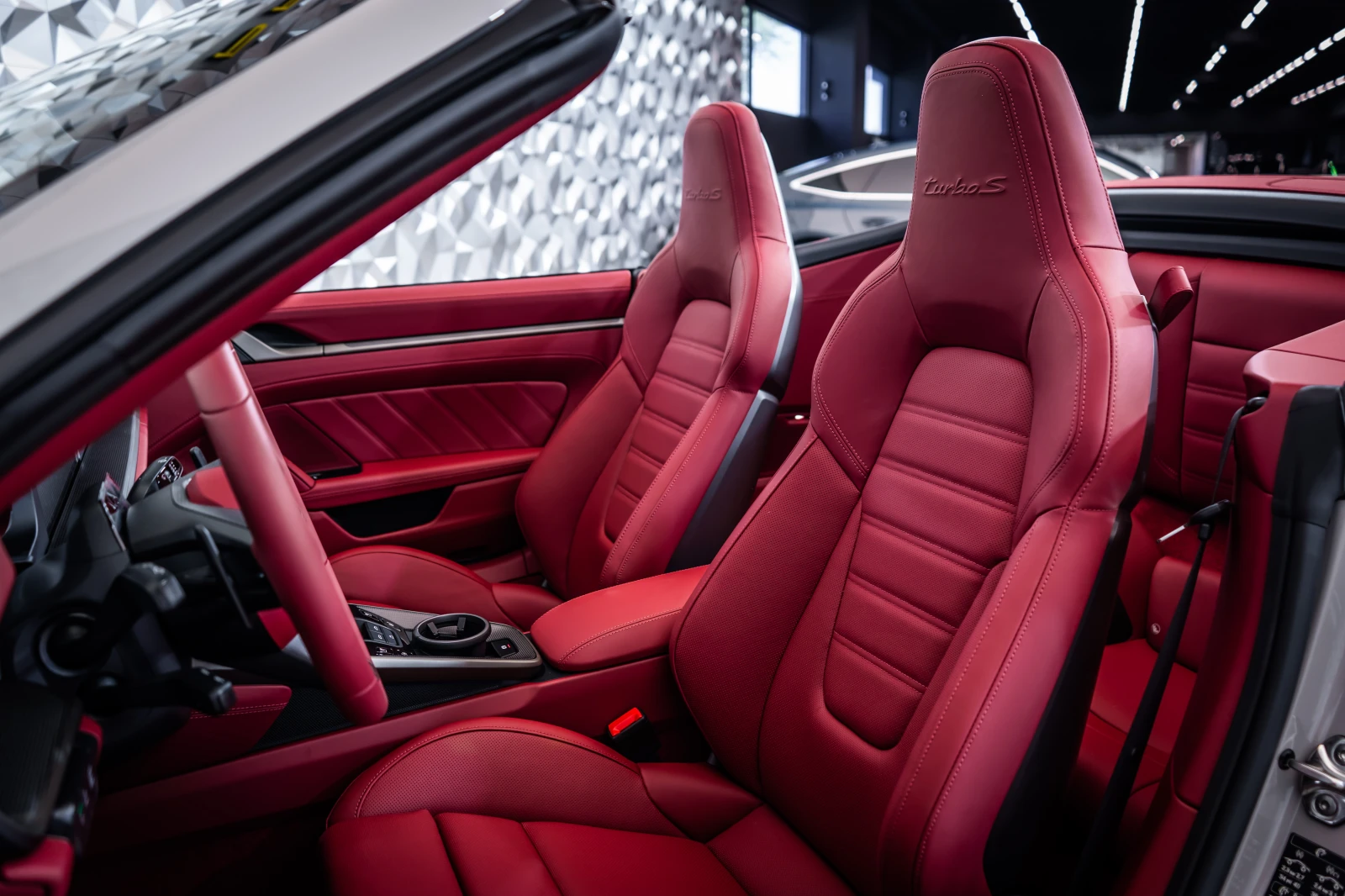 Porsche 911 Turbo S Cabriolet, снимка 12 - Автомобили и джипове - 55707140