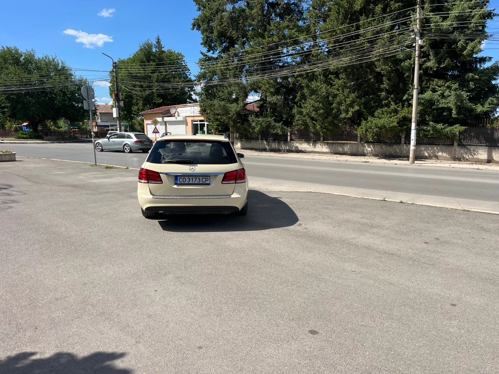 Mercedes-Benz E 220 Комби, снимка 6 - Автомобили и джипове - 55949188