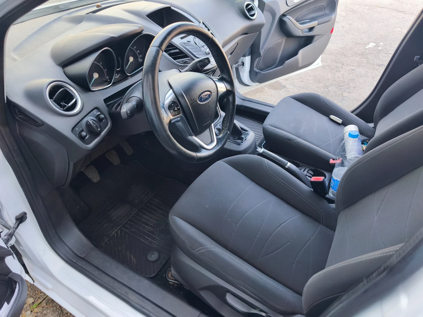 Ford Fiesta Закупен нов от Форд България , снимка 6 - Автомобили и джипове - 55991163