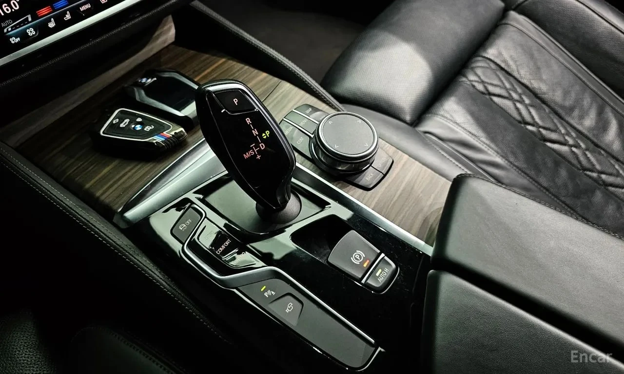 BMW 520 M Sport Package Plus * АВТОКРЕДИТ * , снимка 9 - Автомобили и джипове - 56103281