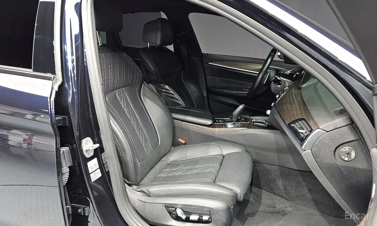 BMW 520 M Sport Package Plus * АВТОКРЕДИТ * , снимка 11 - Автомобили и джипове - 56103281