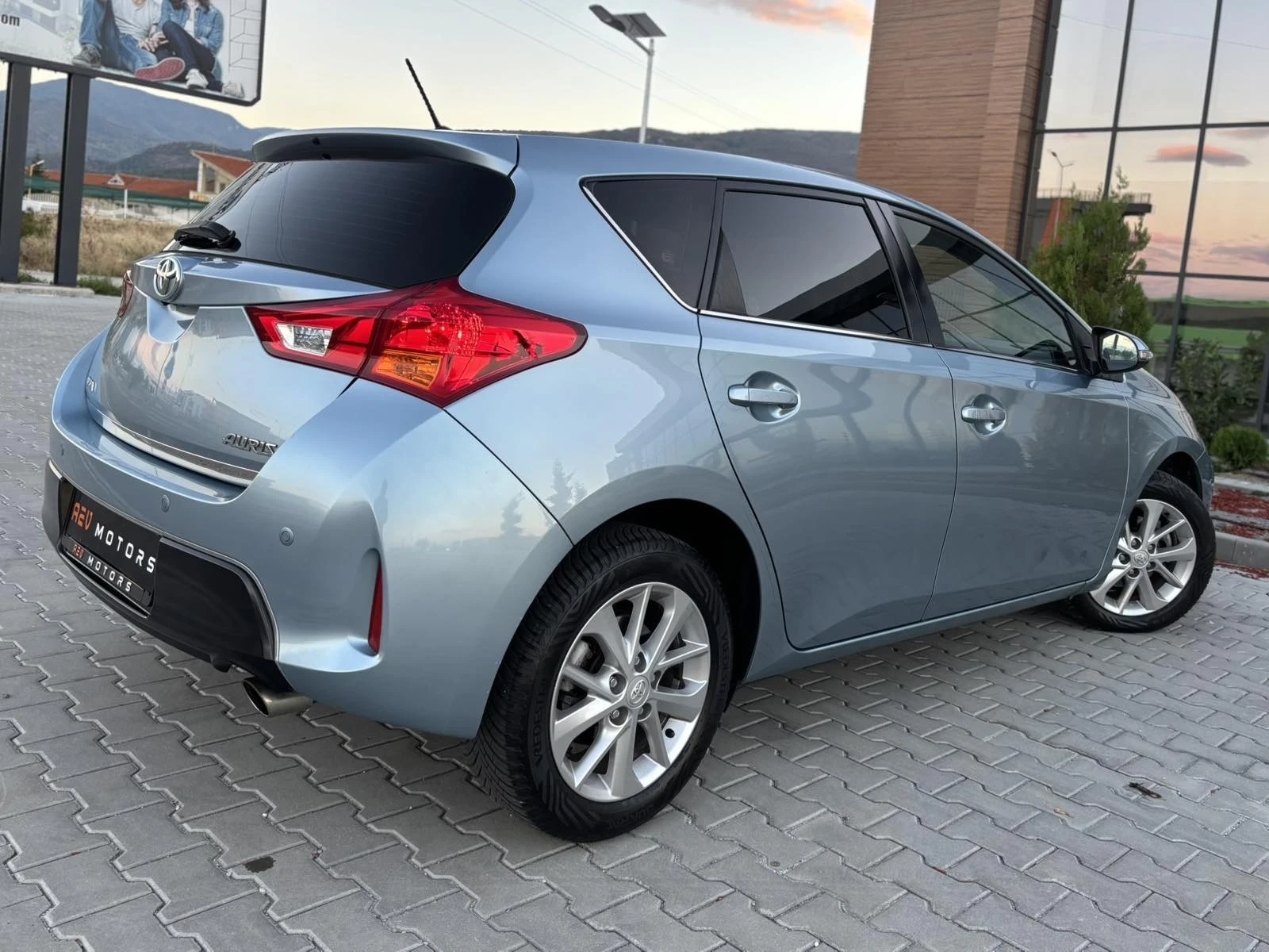 Toyota Auris 1.6VVTi/132��/Executive/��������/����5/138000��/ | Mobile.bg � ����������� 6