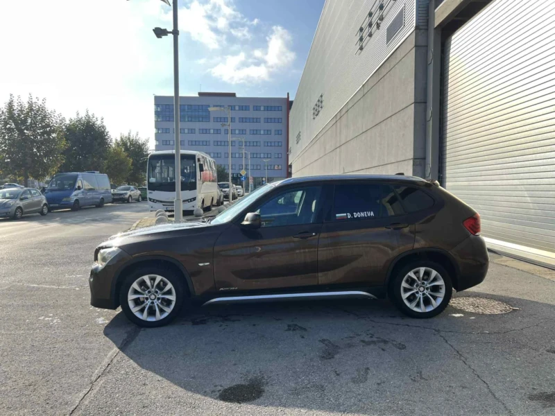 BMW X1, снимка 4 - Автомобили и джипове - 52066052